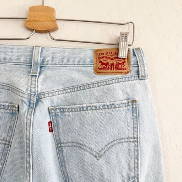 Levi's Low Pro Women's Jeans in Charlie Won Light Wash Distressed Size 29 - Picture 8 of 15